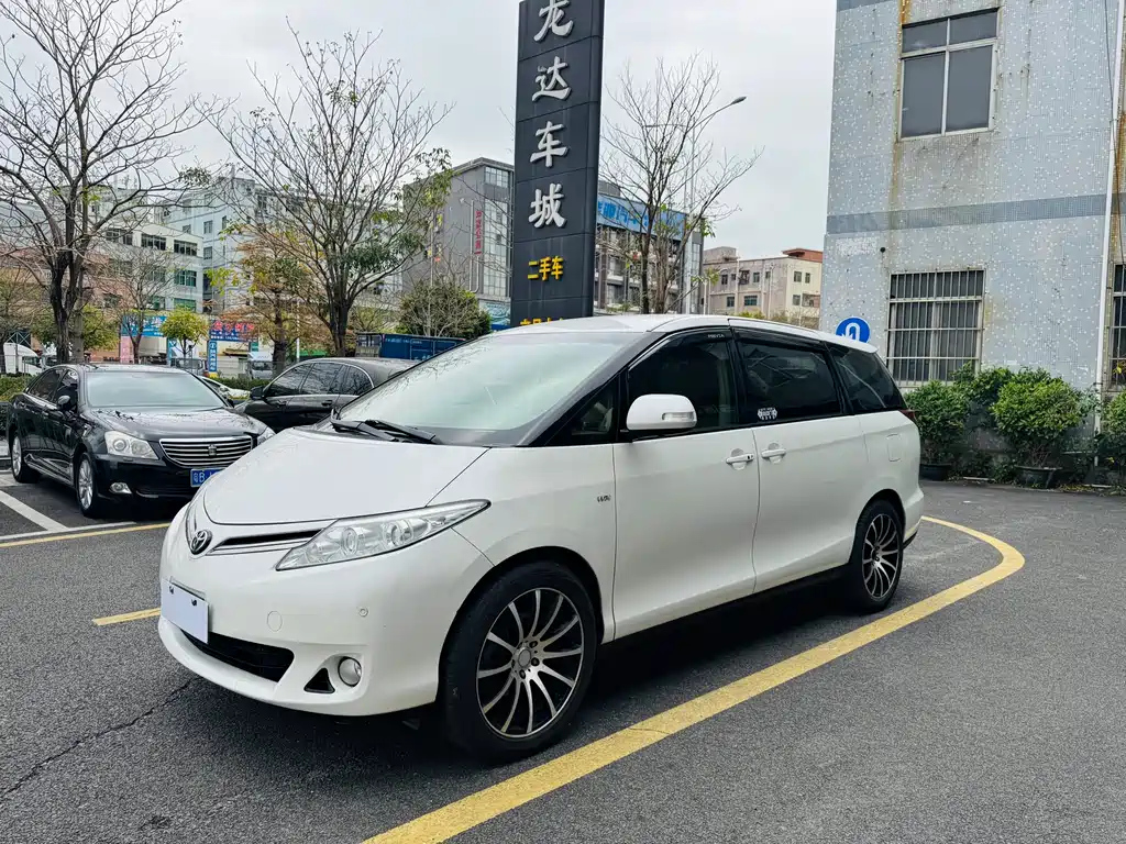 TOYOTA PREVIA 2012