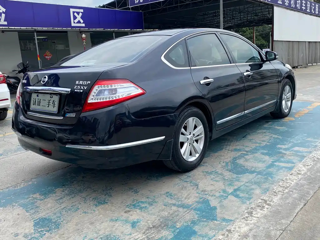 NISSAN TEANA 2011