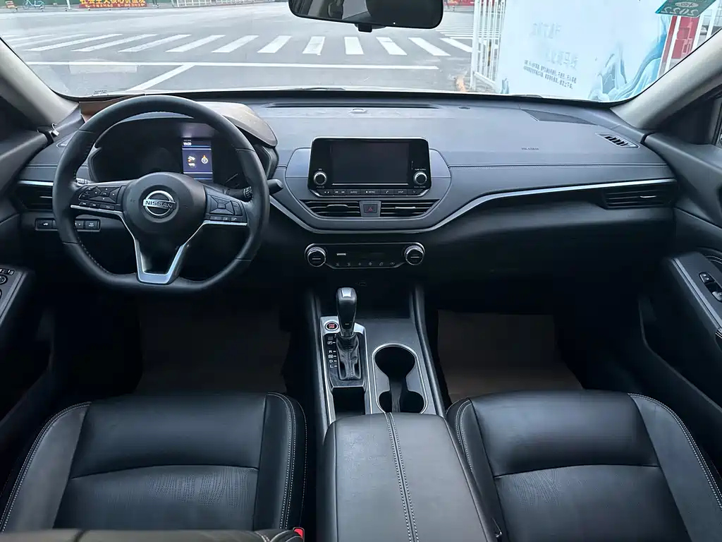 NISSAN TEANA 2019