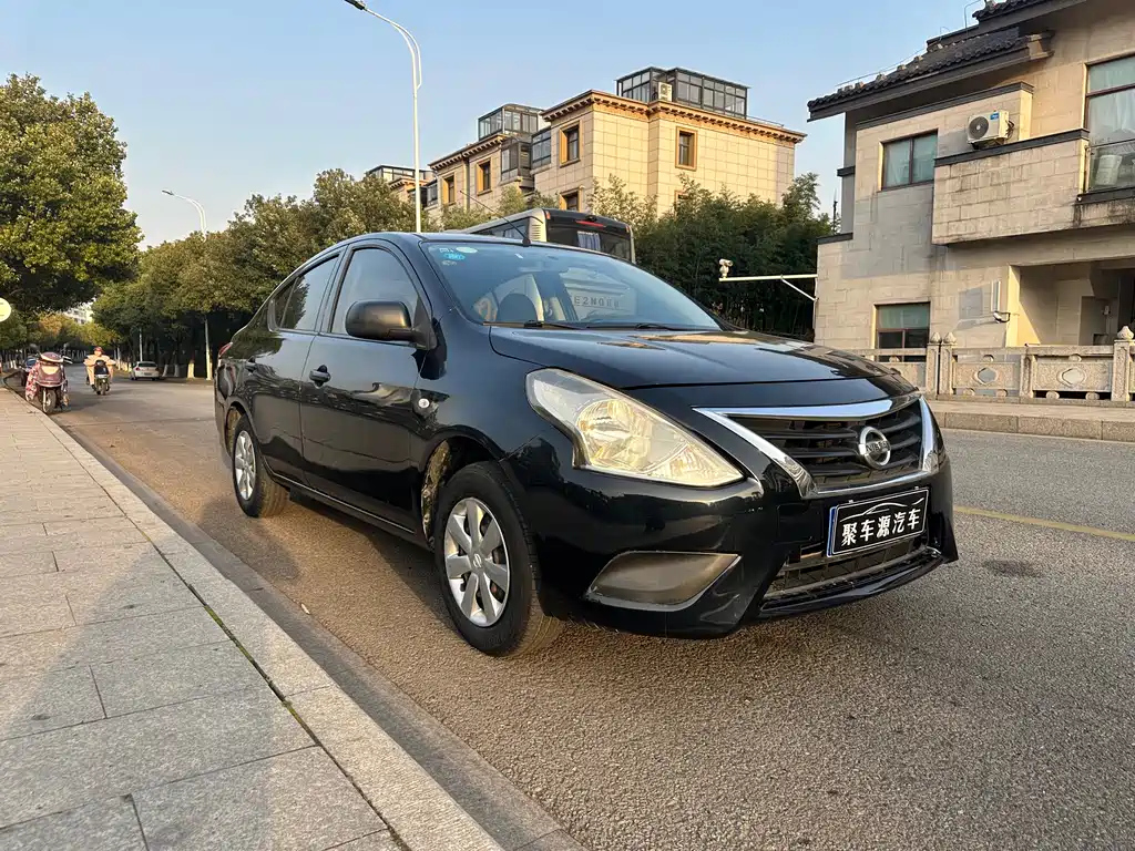 NISSAN SUNNY 2016
