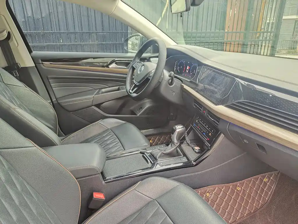 VOLKSWAGEN PASSAT 2021