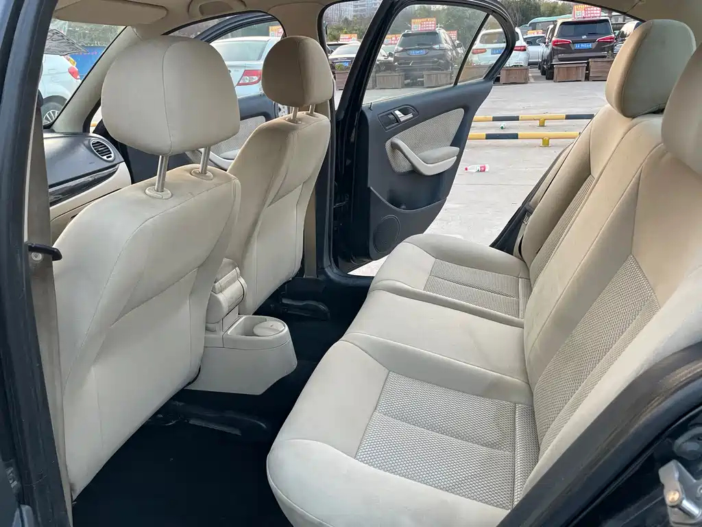 VOLKSWAGEN LAVIDA 2014