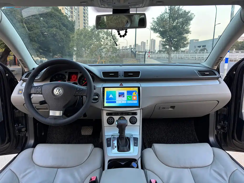 VOLKSWAGEN MAGOTAN 2011