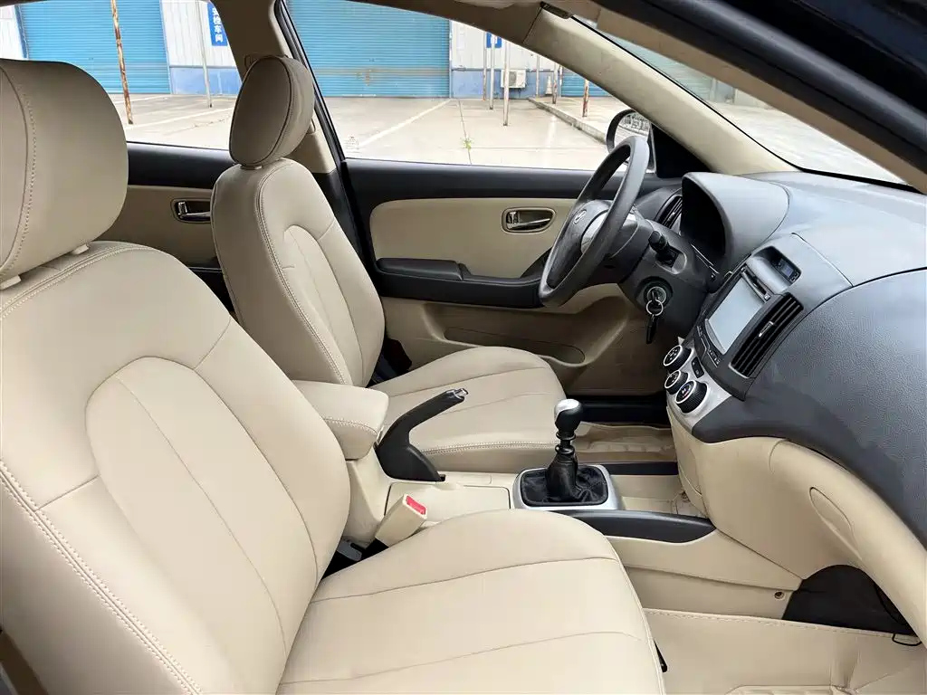 HYUNDAI CELESTA 2009
