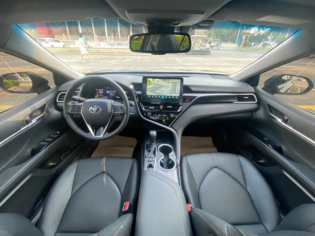 TOYOTA CAMRY 2021