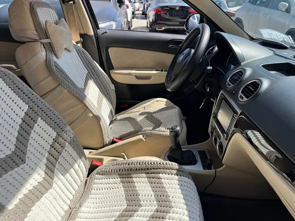 VOLKSWAGEN LAVIDA 2013