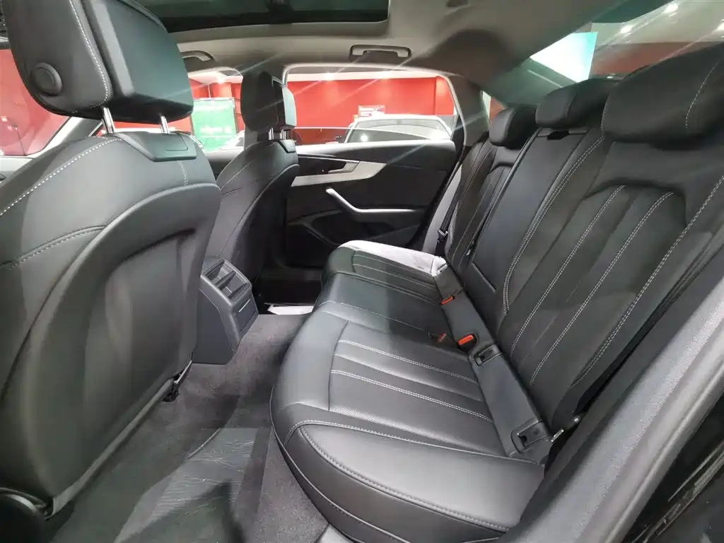 AUDI A4L 2022