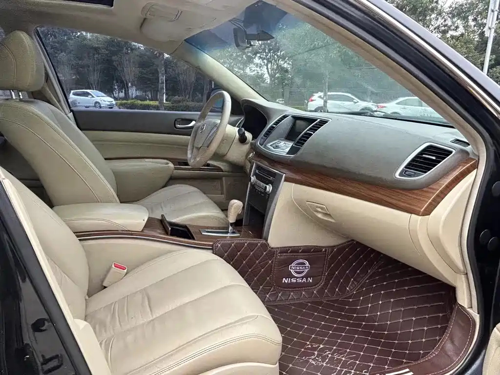 NISSAN TEANA 2011