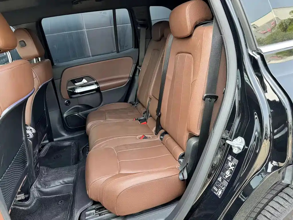 MERCEDES BENZ GLB 2023