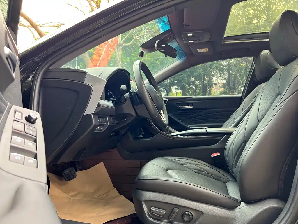 TOYOTA AVALON 2020