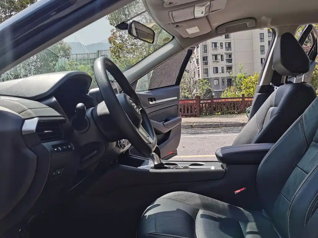 NISSAN TEANA 2021