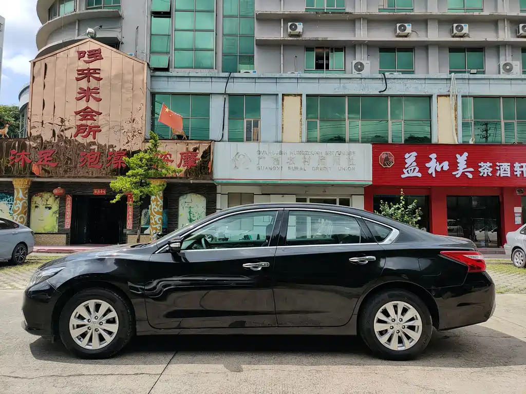 NISSAN TEANA 2016