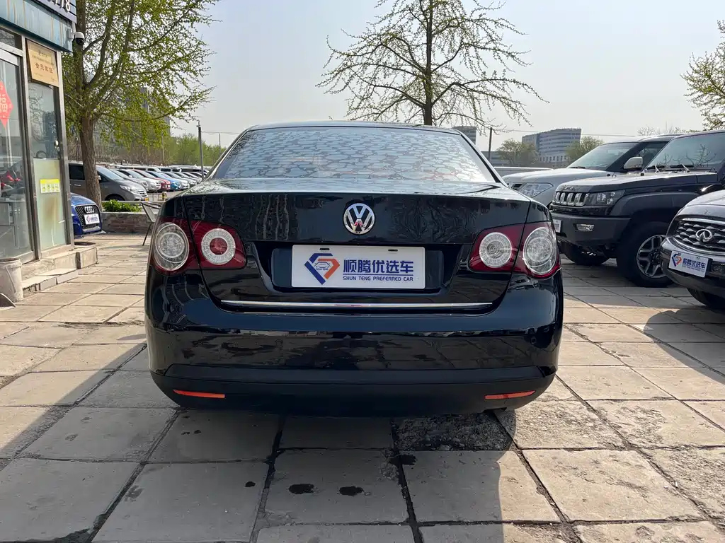 VOLKSWAGEN SAGITAR 2010