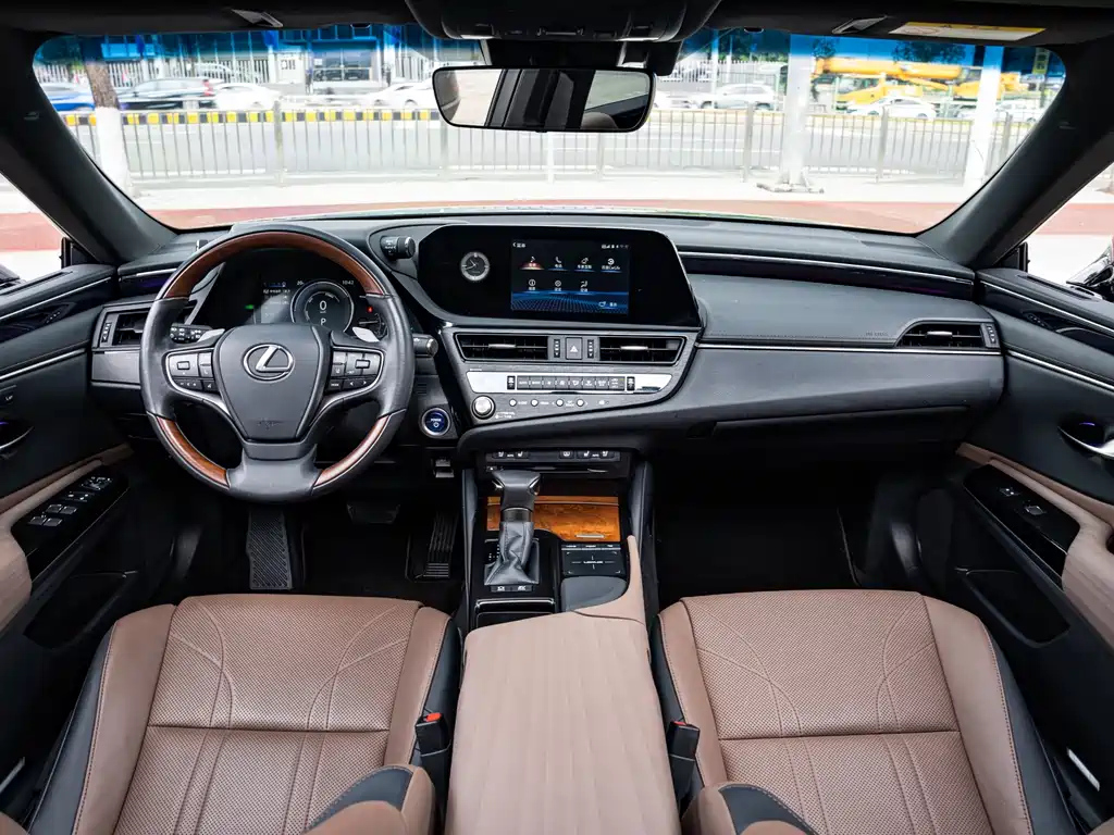 LEXUS ES 2021