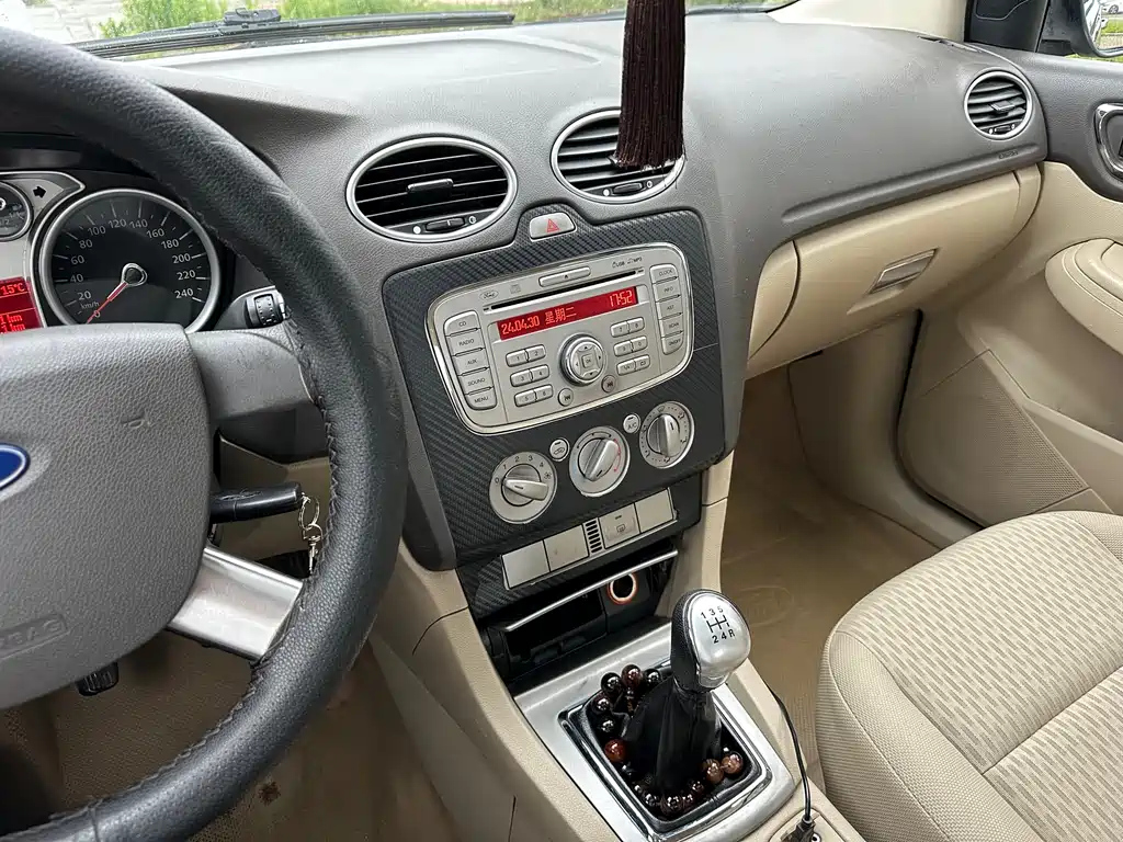 FORD FOCUS 2011
