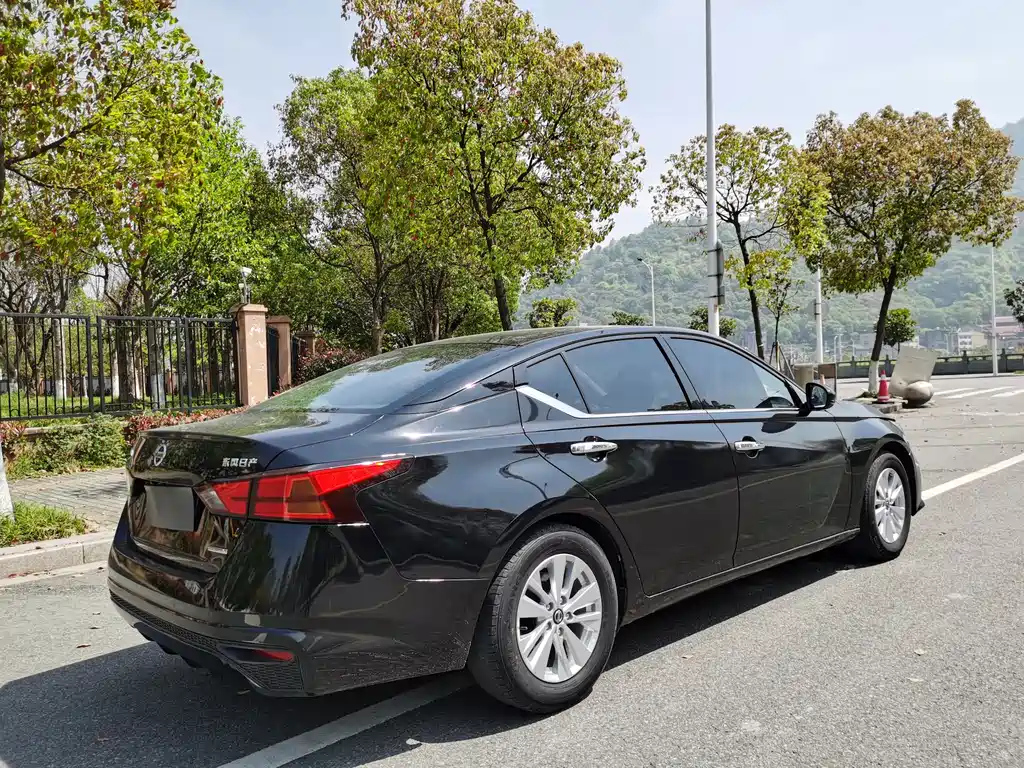 NISSAN TEANA 2021