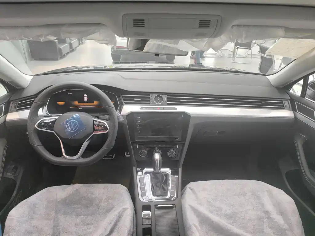 VOLKSWAGEN MAGOTAN 2024