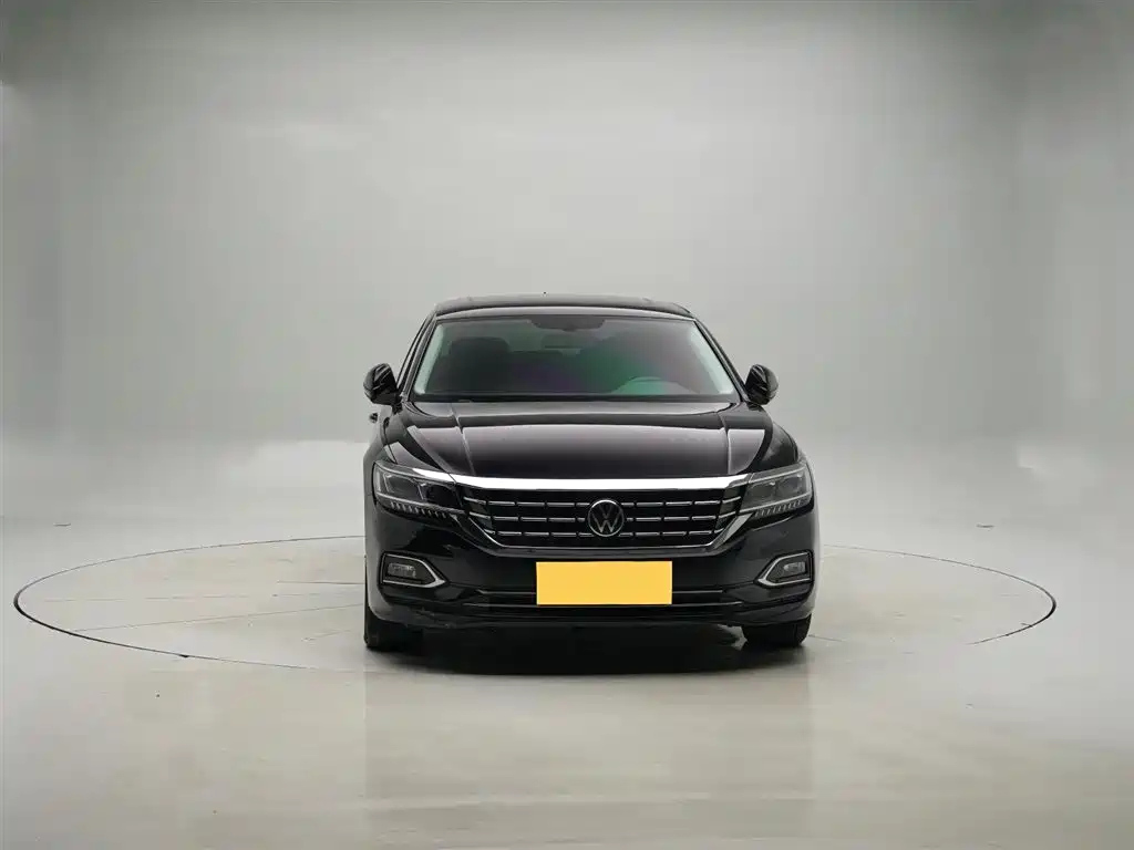 VOLKSWAGEN PASSAT 2021