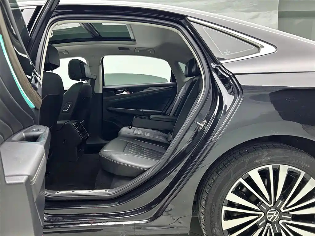 VOLKSWAGEN PASSAT 2021