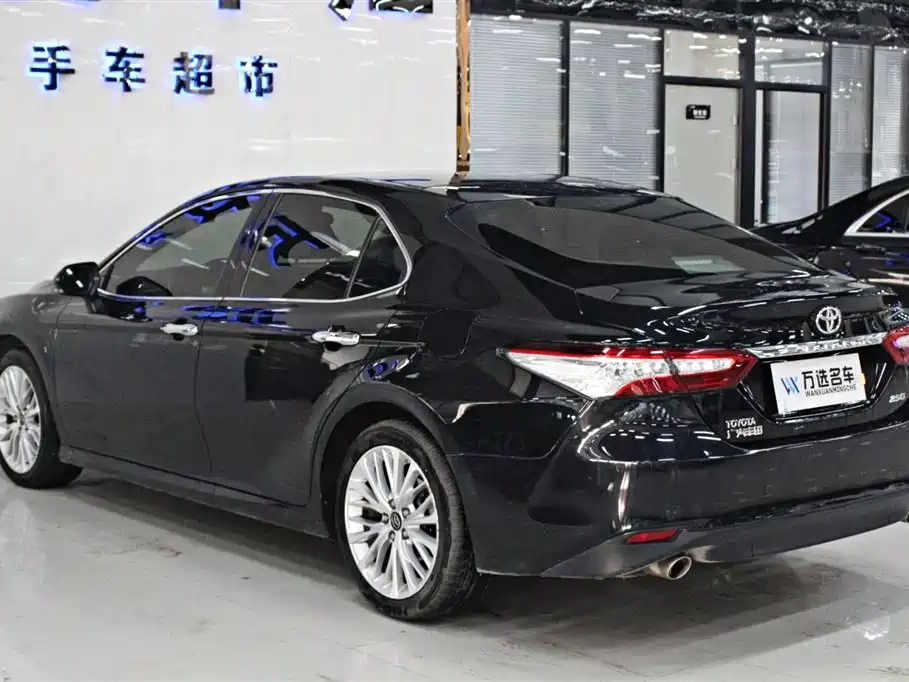 TOYOTA CAMRY 2018