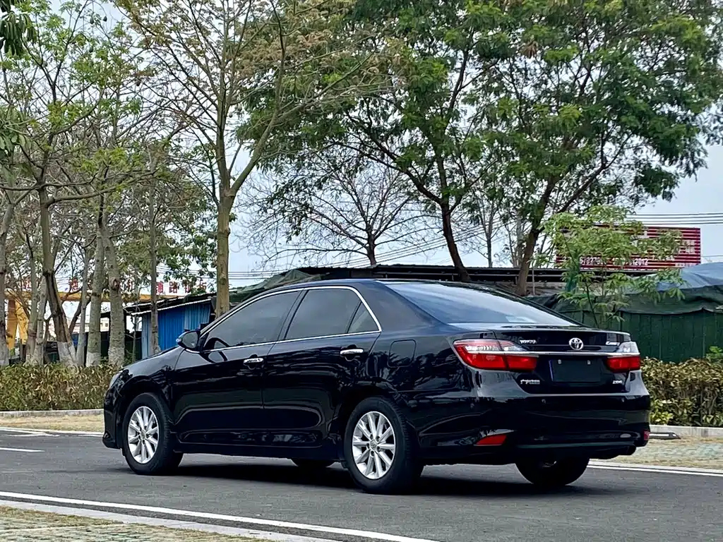 TOYOTA CAMRY 2016