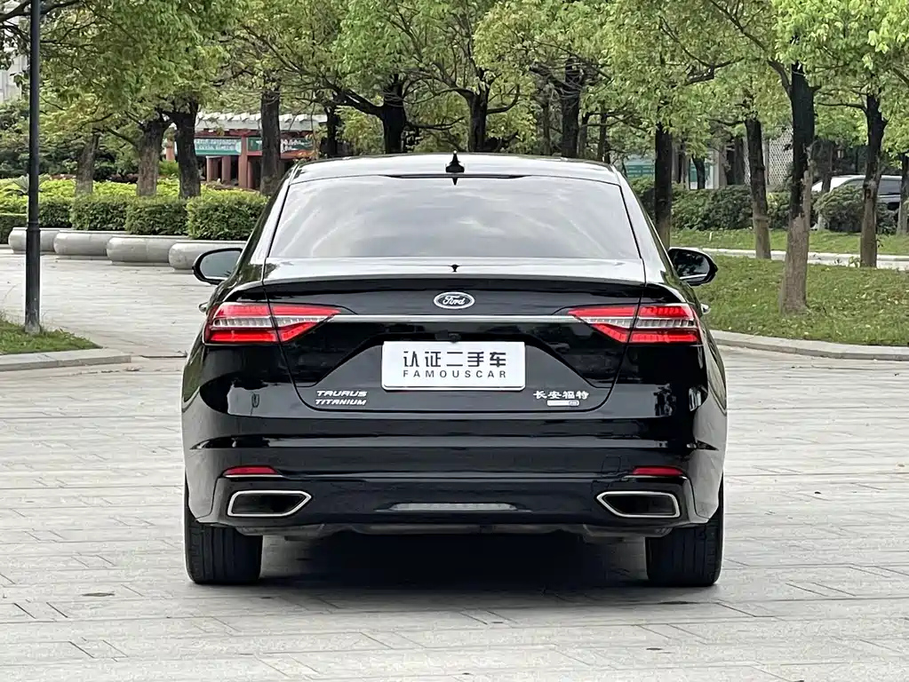 FORD TAURUS 2021