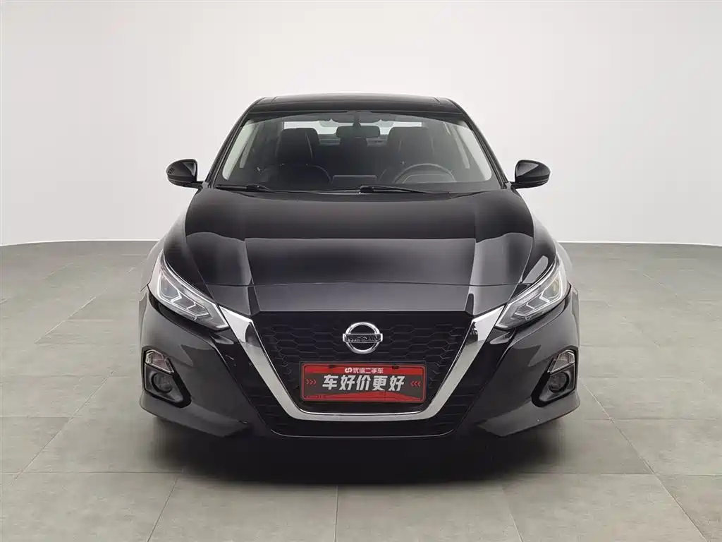 NISSAN TEANA 2020
