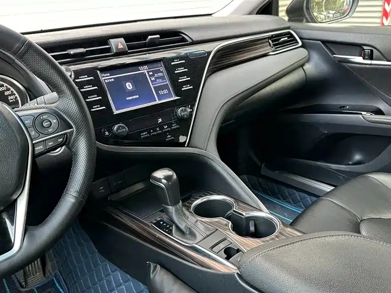 TOYOTA CAMRY 2018