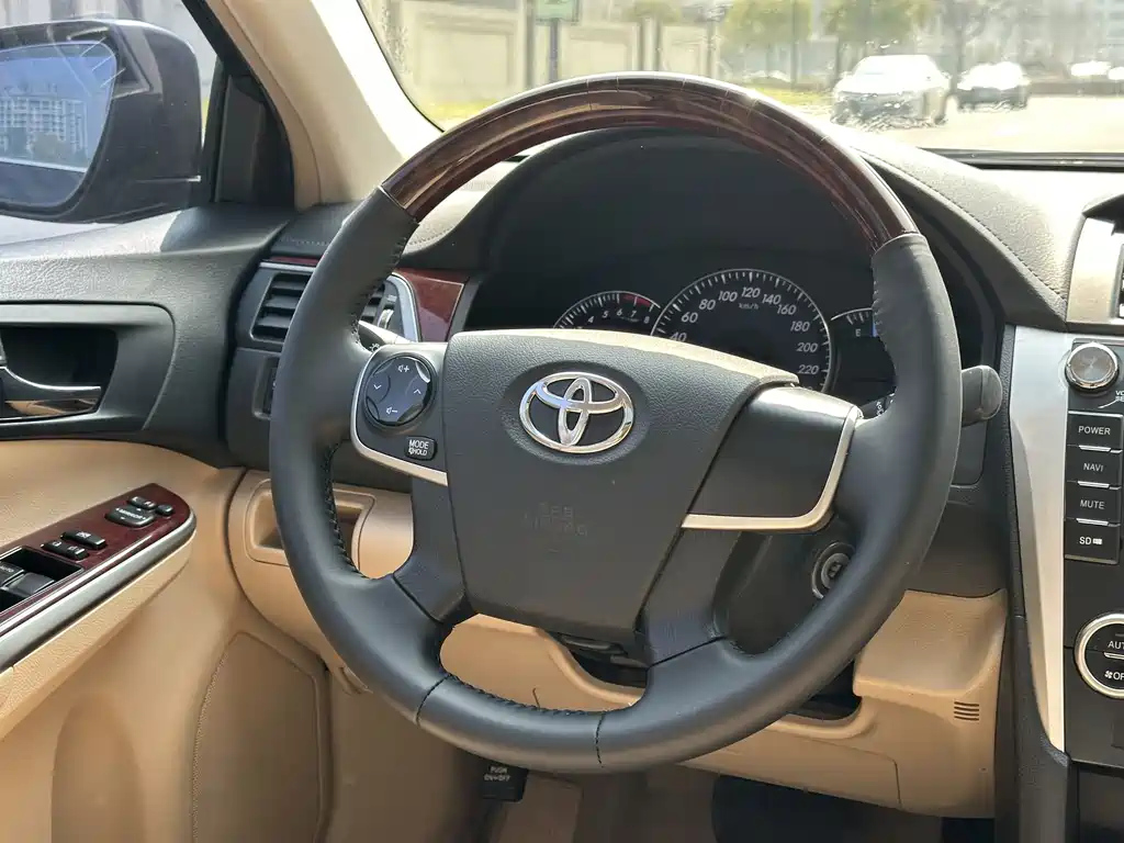 TOYOTA CAMRY 2014