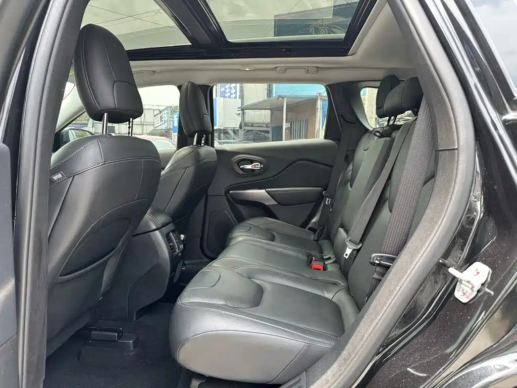 JEEP CHEROKEE 2020