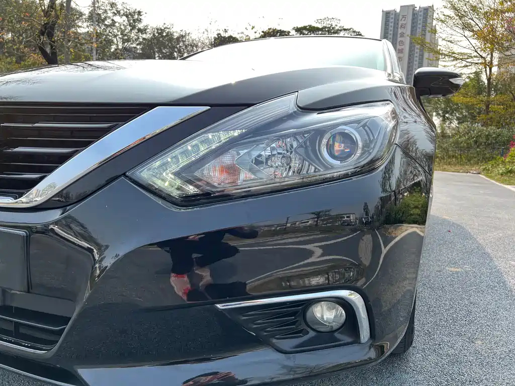 NISSAN TEANA 2018
