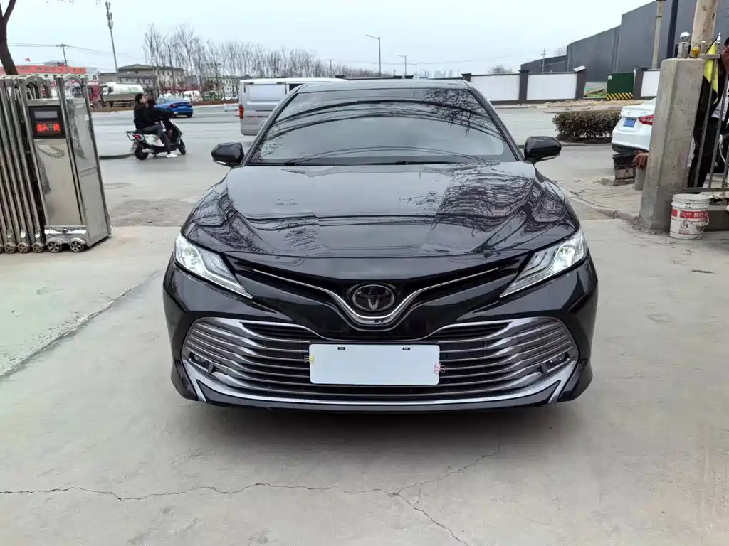 TOYOTA CAMRY 2019