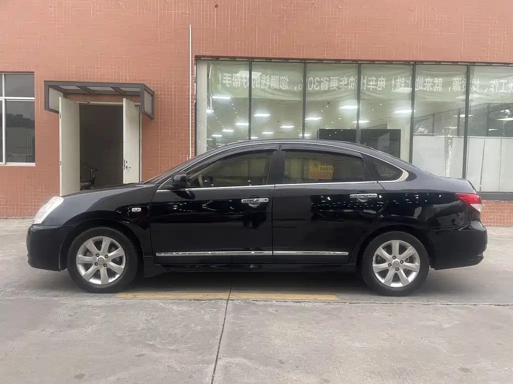 NISSAN SYLPHY 2012