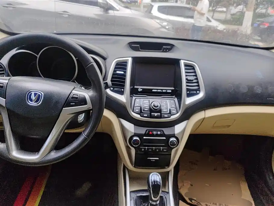 CHANGAN EADO 2016