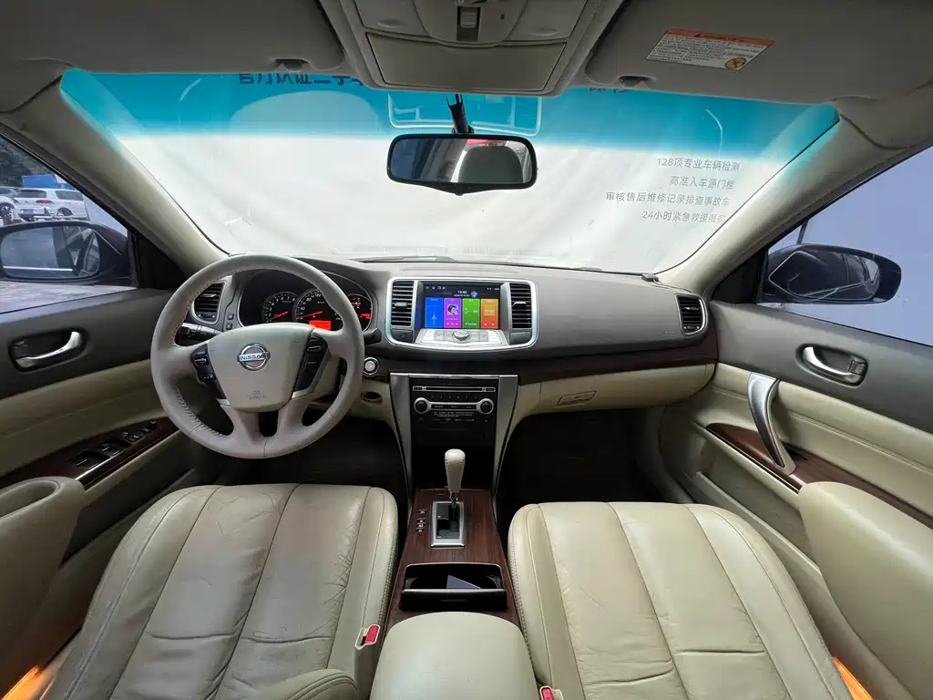 NISSAN TEANA 2010