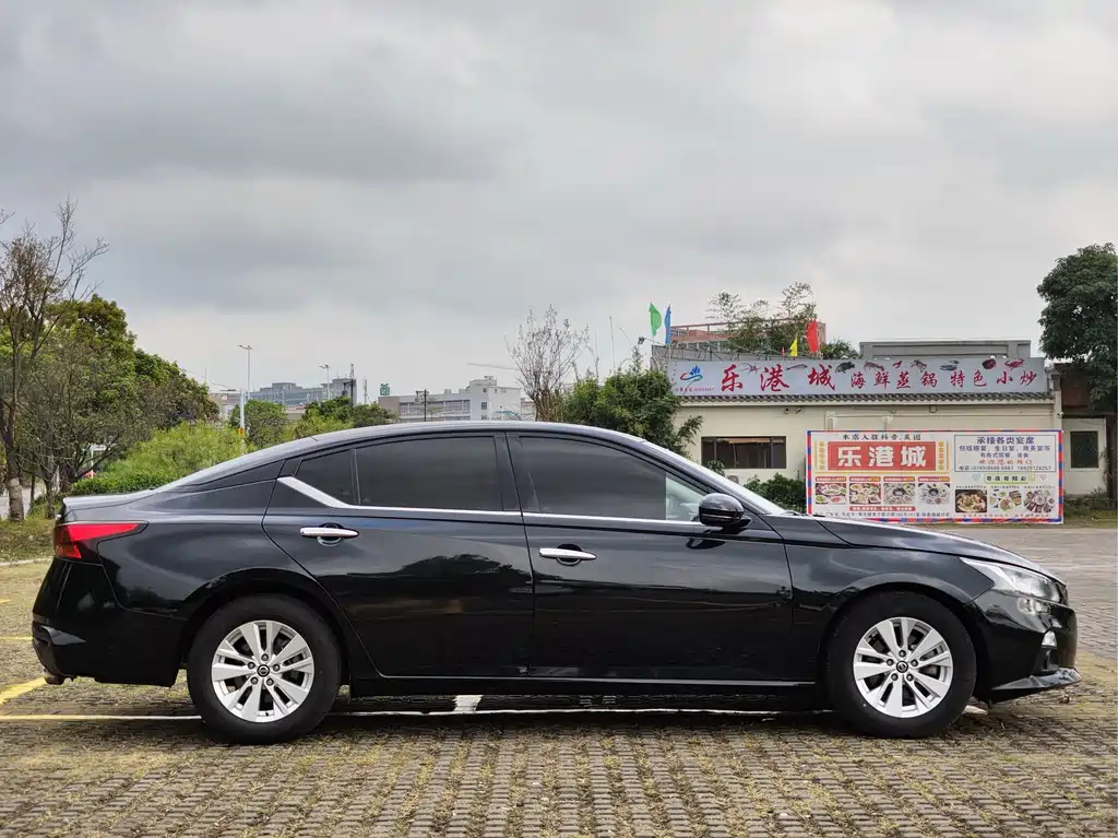 NISSAN TEANA 2020
