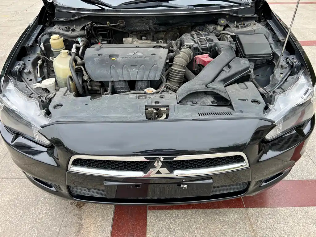 MITSUBISHI LANCER EX 2010