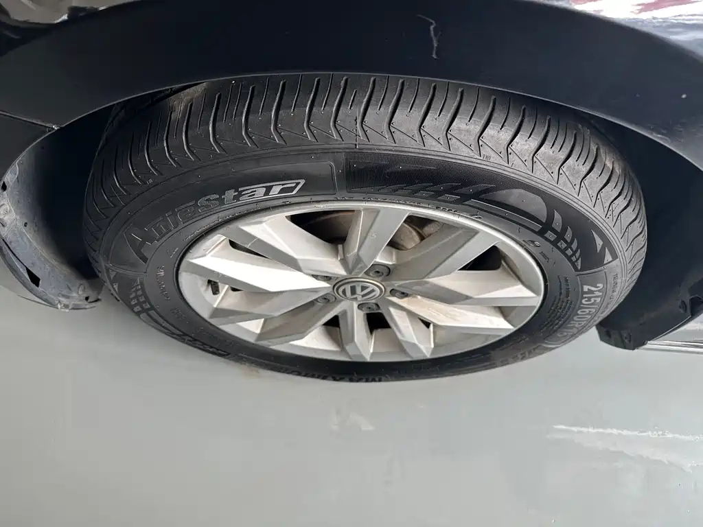 VOLKSWAGEN MAGOTAN 2020