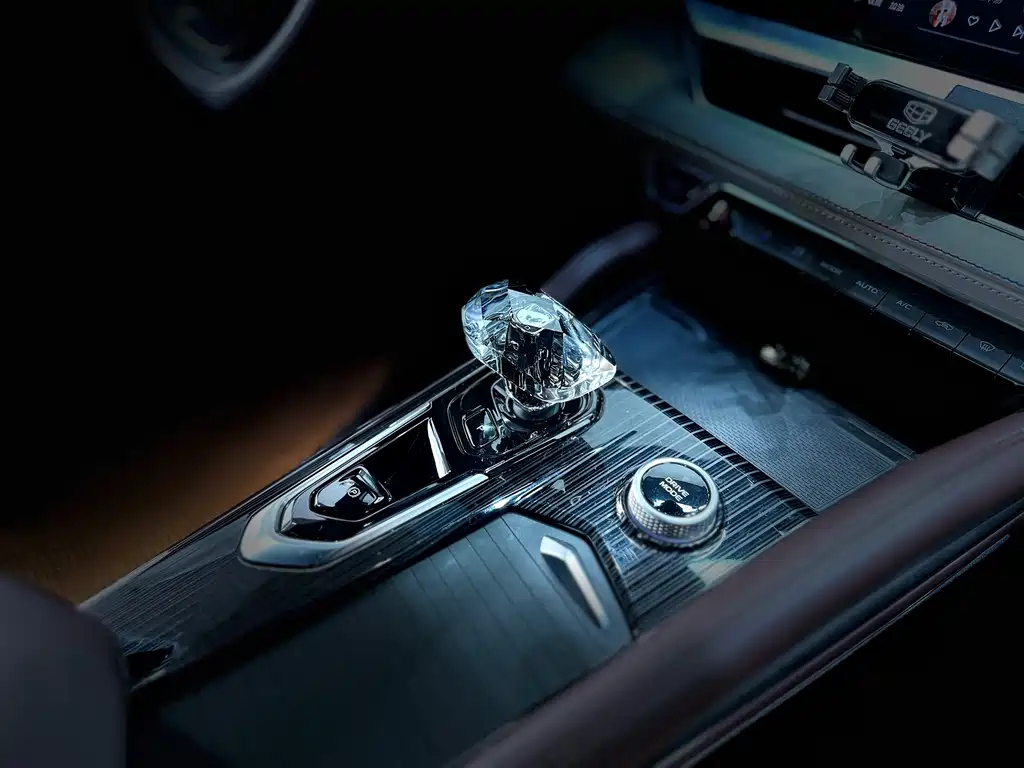 GEELY AUTO MONJARO 2021