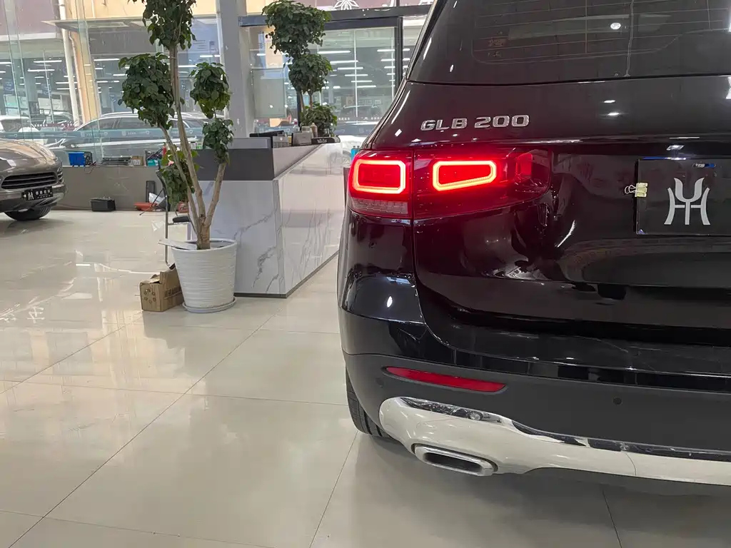 MERCEDES BENZ GLB 2021