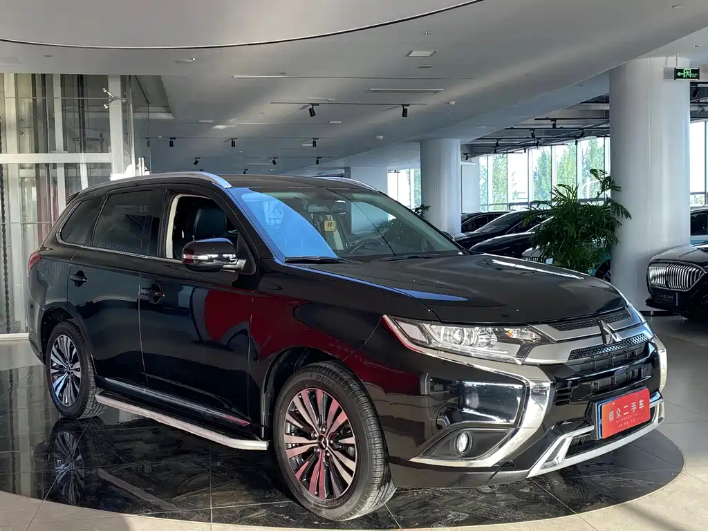 MITSUBISHI OUTLANDER 2022
