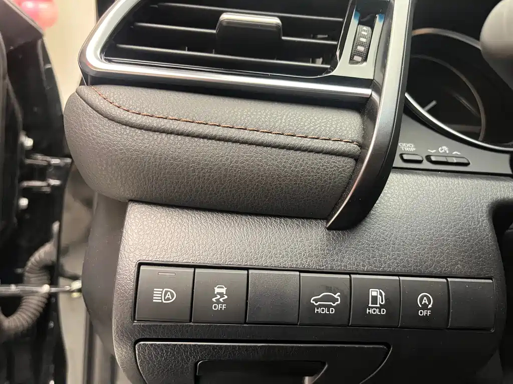 TOYOTA CAMRY 2023