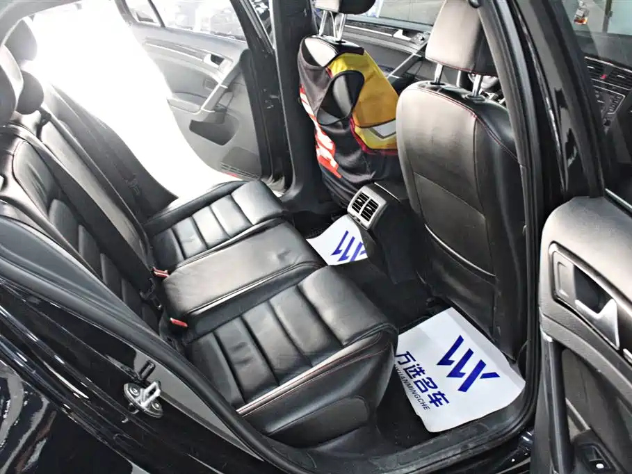 VOLKSWAGEN GOLF 2017