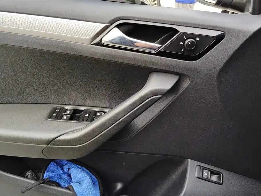 VOLKSWAGEN JETTA 2018