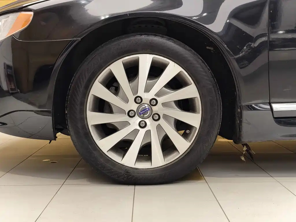 VOLVO S80L 2013