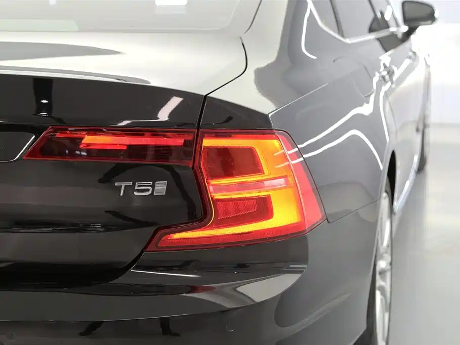 VOLVO S90 2020