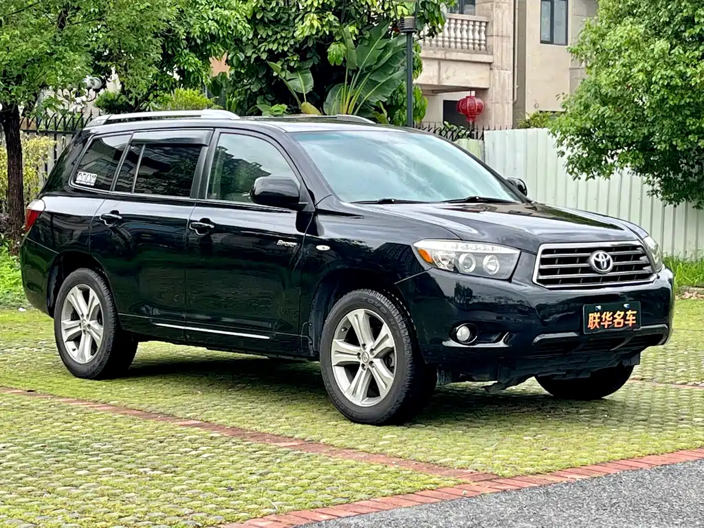 TOYOTA HIGHLANDER 2011