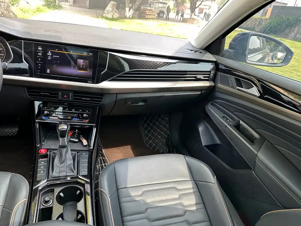 VOLKSWAGEN PASSAT 2020