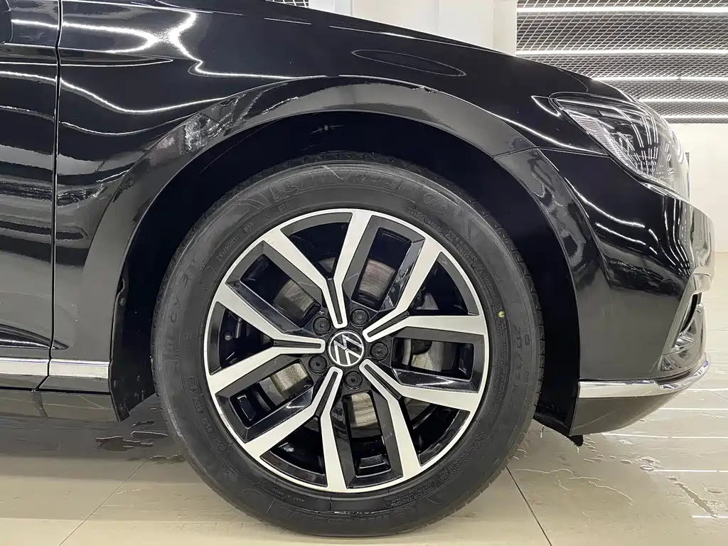 VOLKSWAGEN MAGOTAN 2021