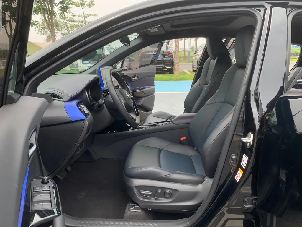 TOYOTA C-HR 2020